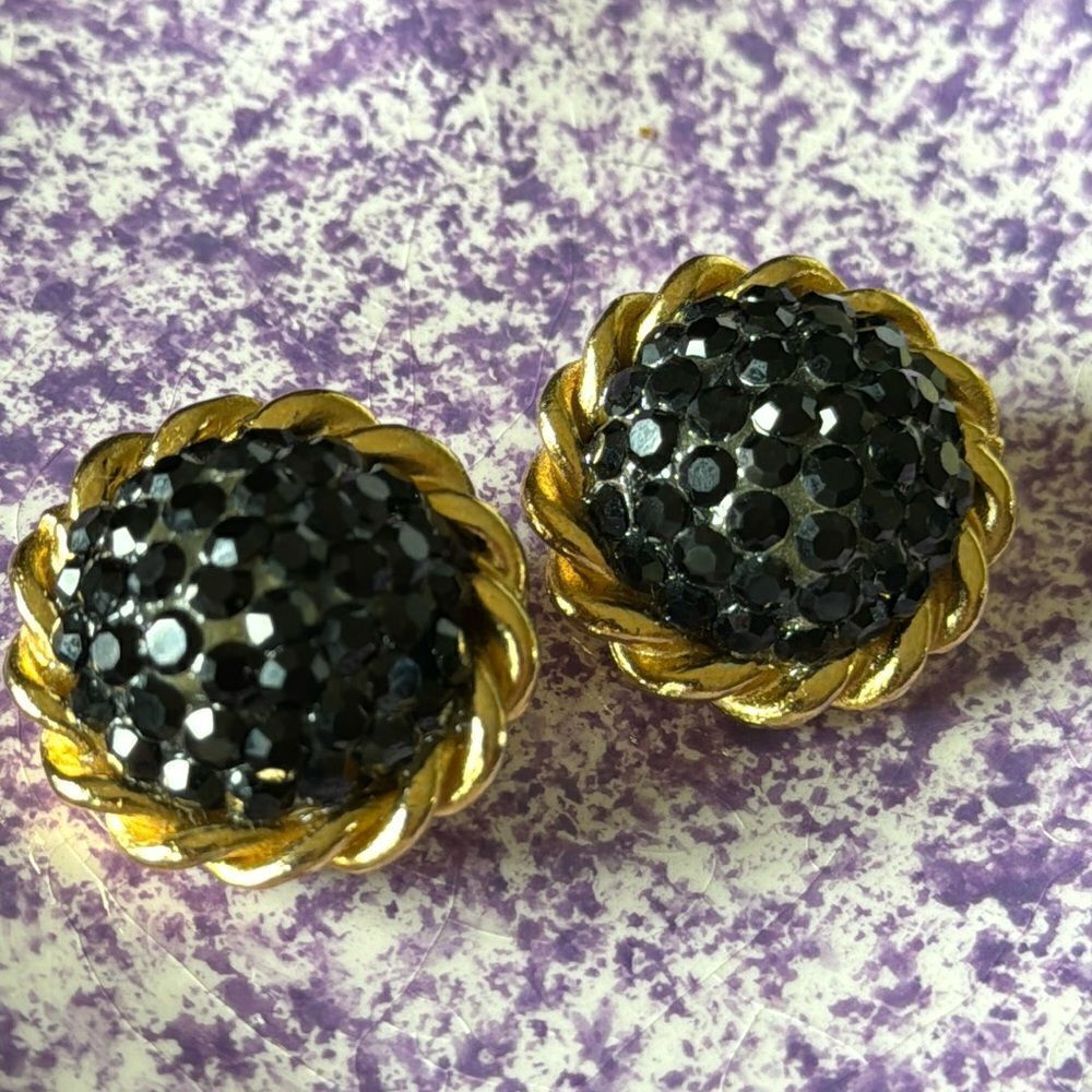 Vintage clip on earrings, gold tone